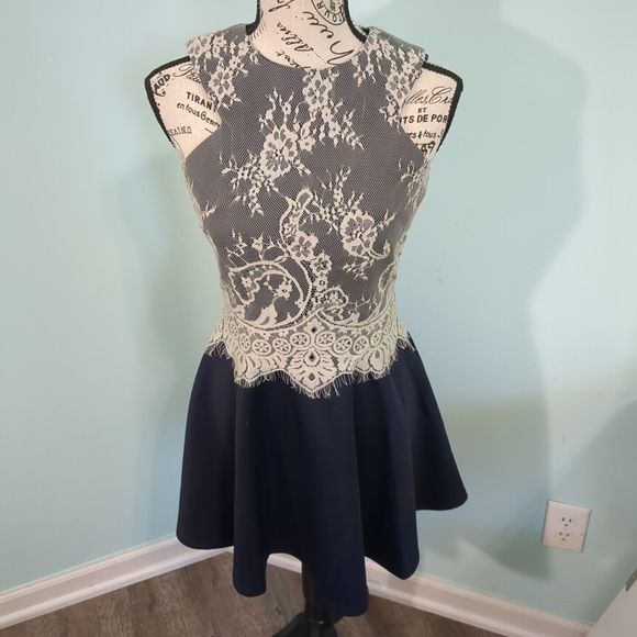 London Dress Company Dress Womens Size 4 Lace Chiffon Overlay navy new with tag - Picture 1 of 6